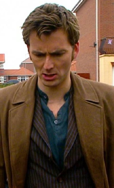 10th Doctor brown suit shirt layers